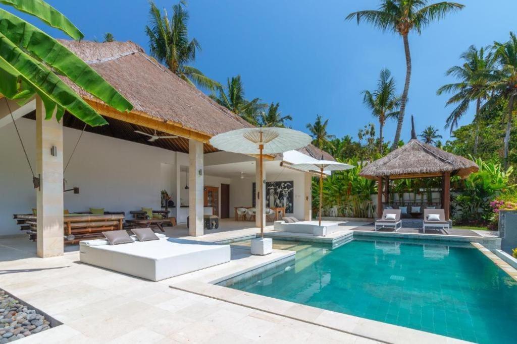 Villa Hidden Pearl, With Private Cook And Pool Karangasem Exteriör bild
